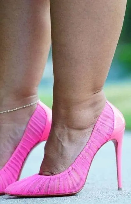 How to dress when you have cankles?