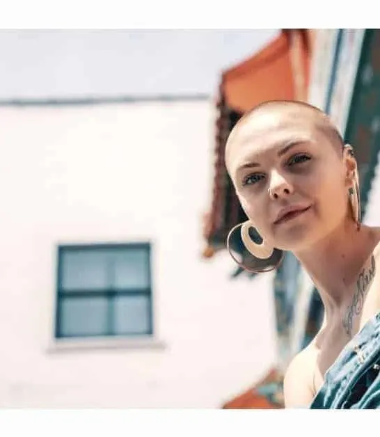 8 tips to dress with a shaved/bald head *2026 feminine looks!*