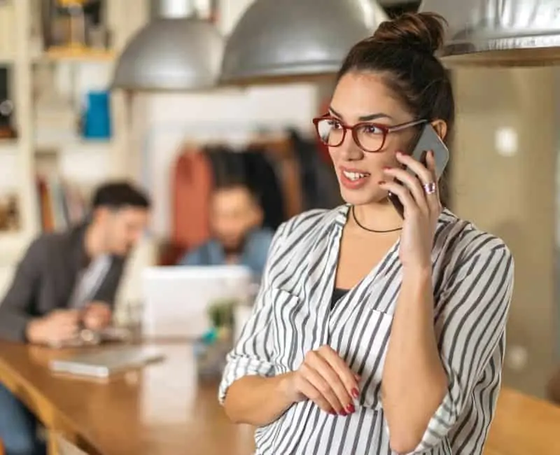 SIGNS THAT YOU'RE plain, AVERAGE LOOKING