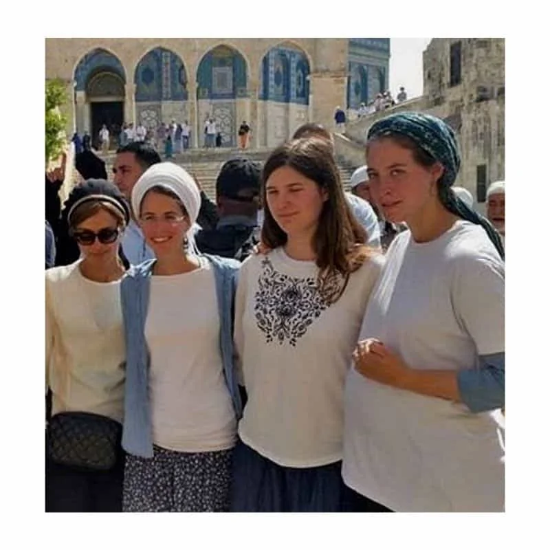 what to wear to Jewish temple and synagogue