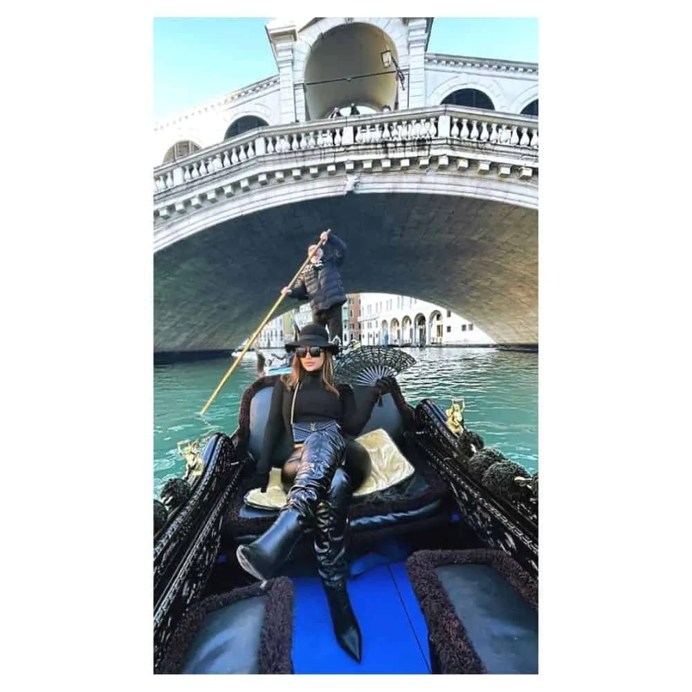 what to wear to a gondola ride in Venice