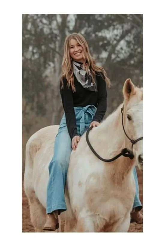 Casual fall horseback riding outfits