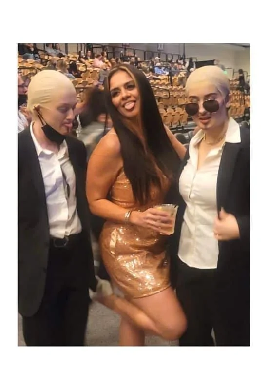 How to dress like Pitbull rapper