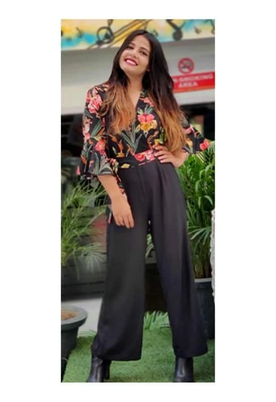 wear jumpsuit for worshipping concert