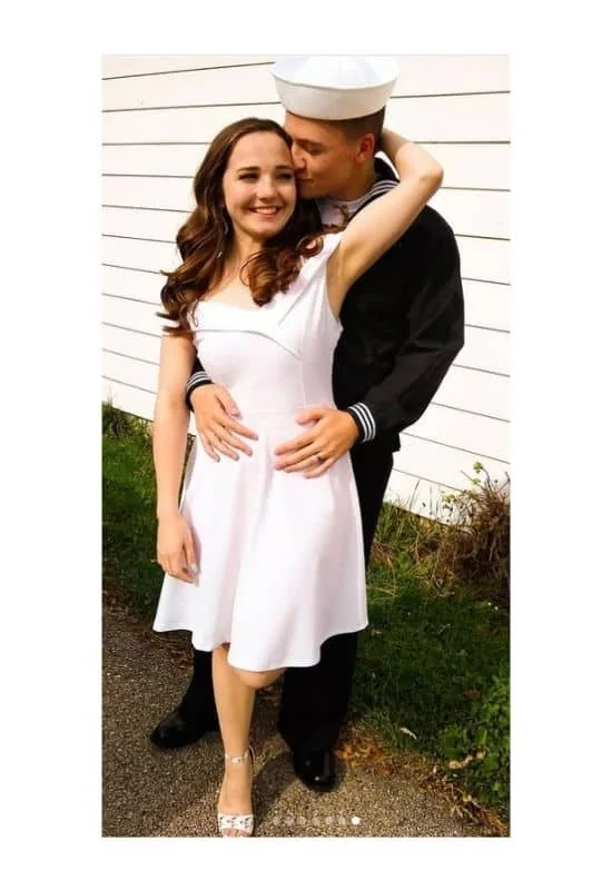 what to wear to navy or marine graduation