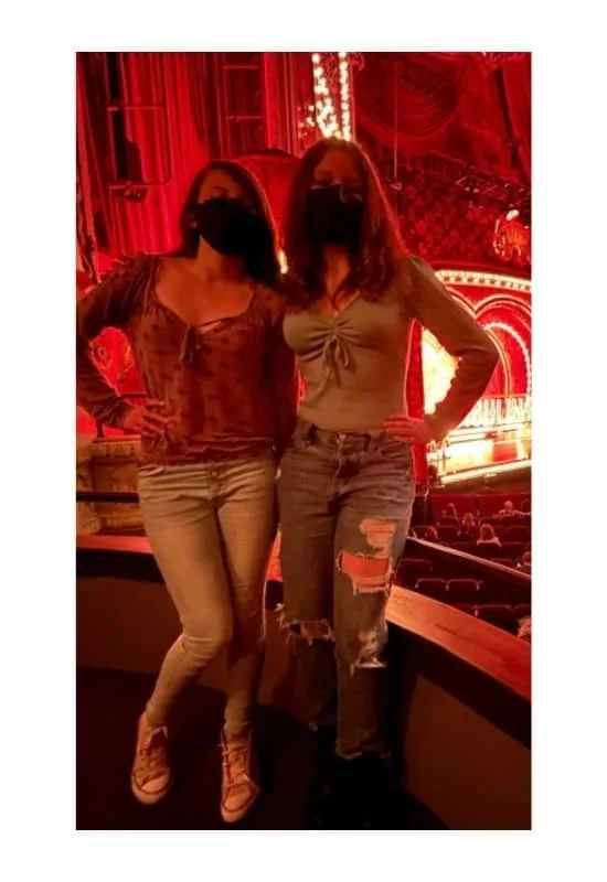wear jeans to Moulin Rouge musical