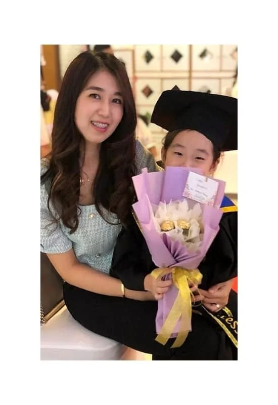 what to wear to kindergarten graduation as mother