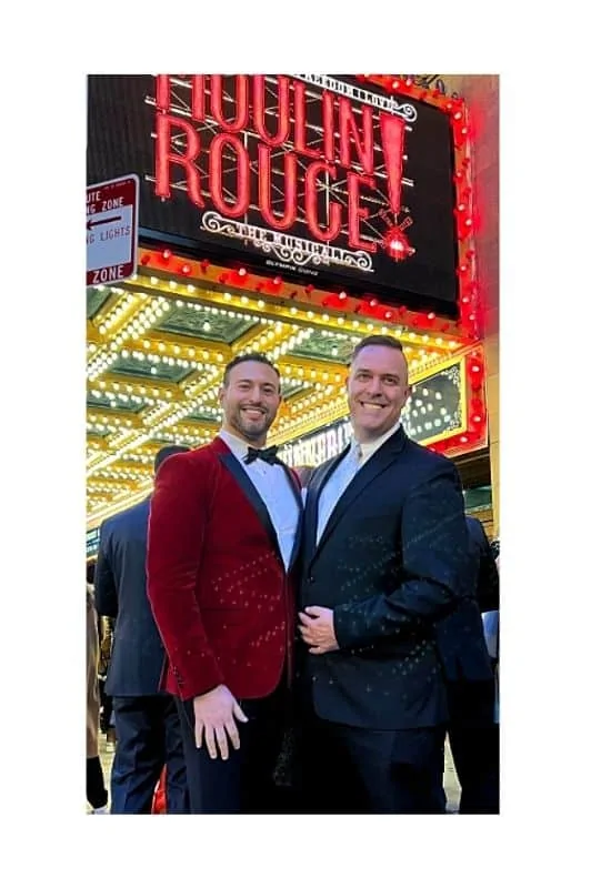 What to wear to Moulin Rouge show in Paris