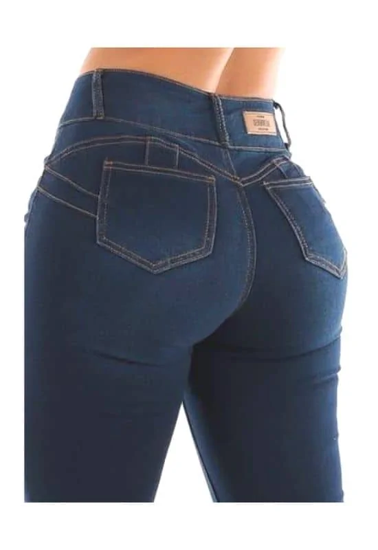 how to look curvy in jeans