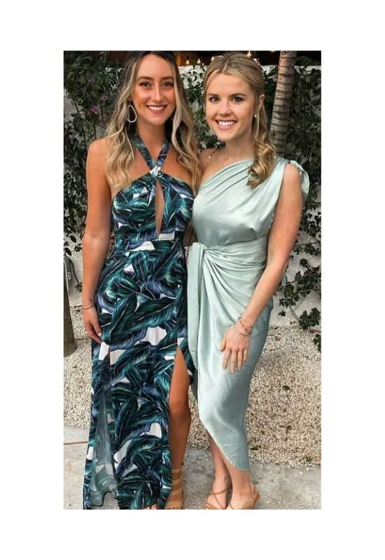 cute toga party girls 