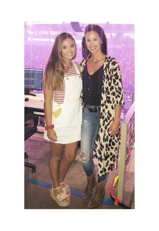 Mother and daughter concert look