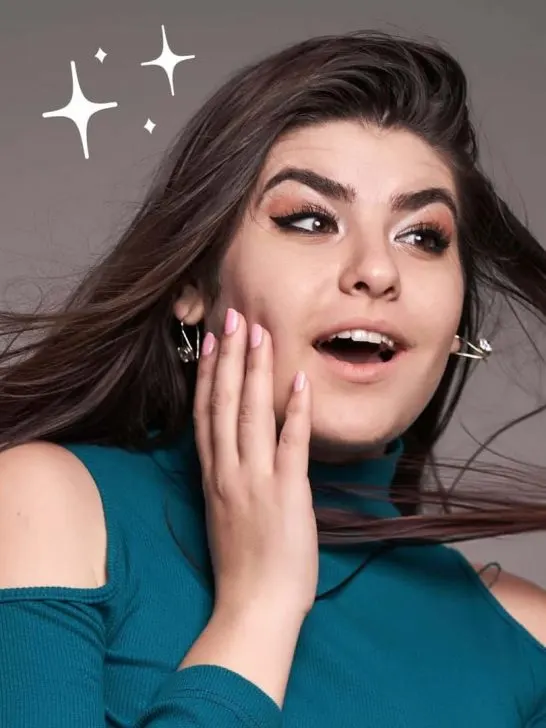 *2026* What to wear on tv to look thinner?10 Visual tips!