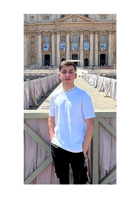 Casual summer outfits Vatican men