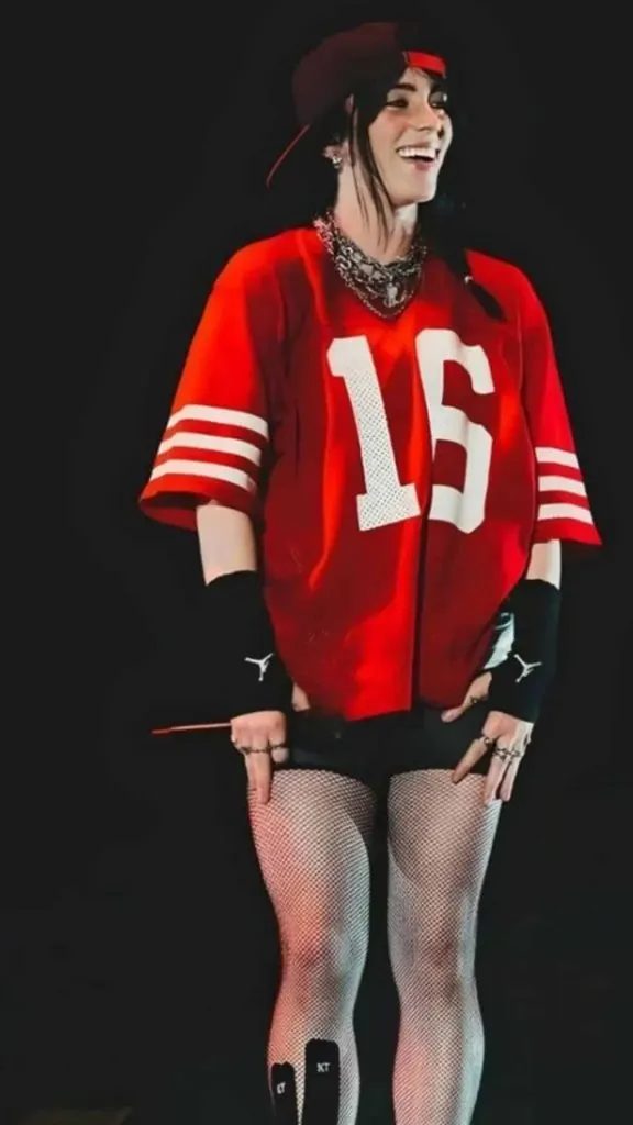 Billie Eilish jersey outfit ideas