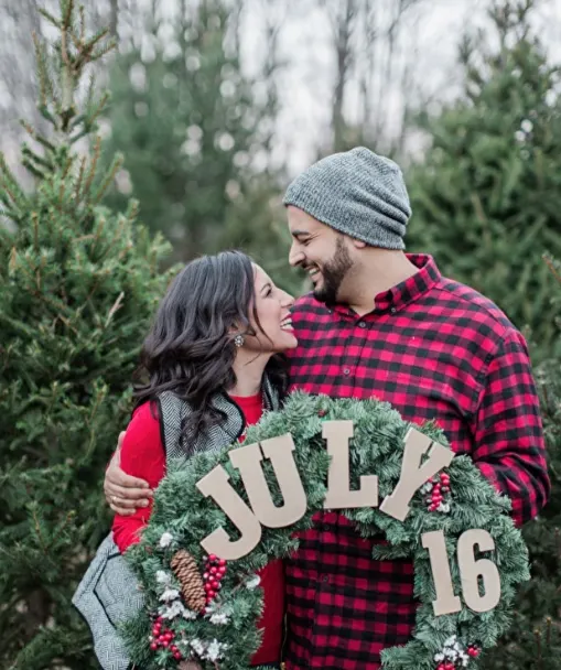winter engagement photo ideas