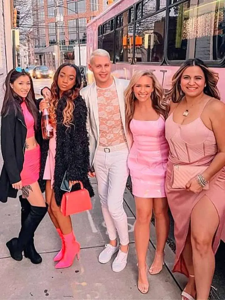 Bougie Limousine party looks