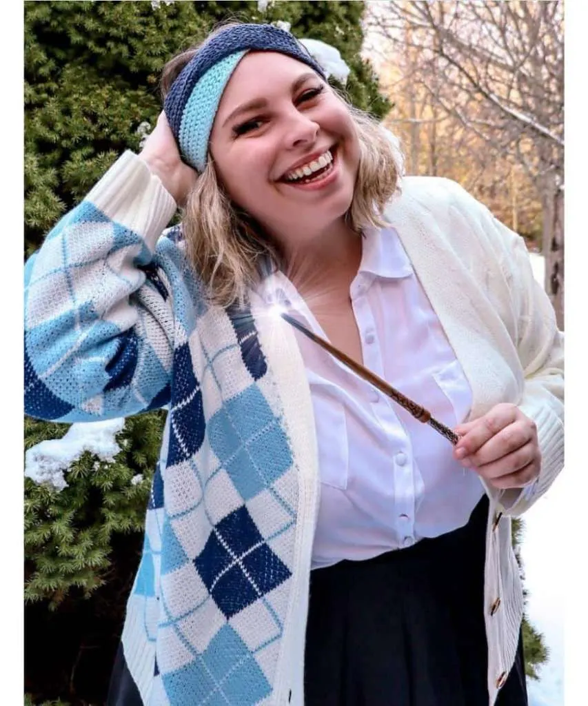 pastel blue Hogwart school look