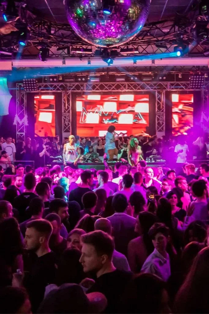 winter night out clubbing bar outfit ideas