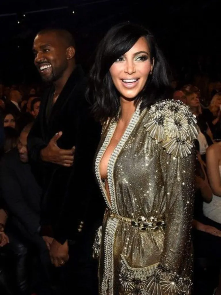 Prohibition-era outfits sequin robe