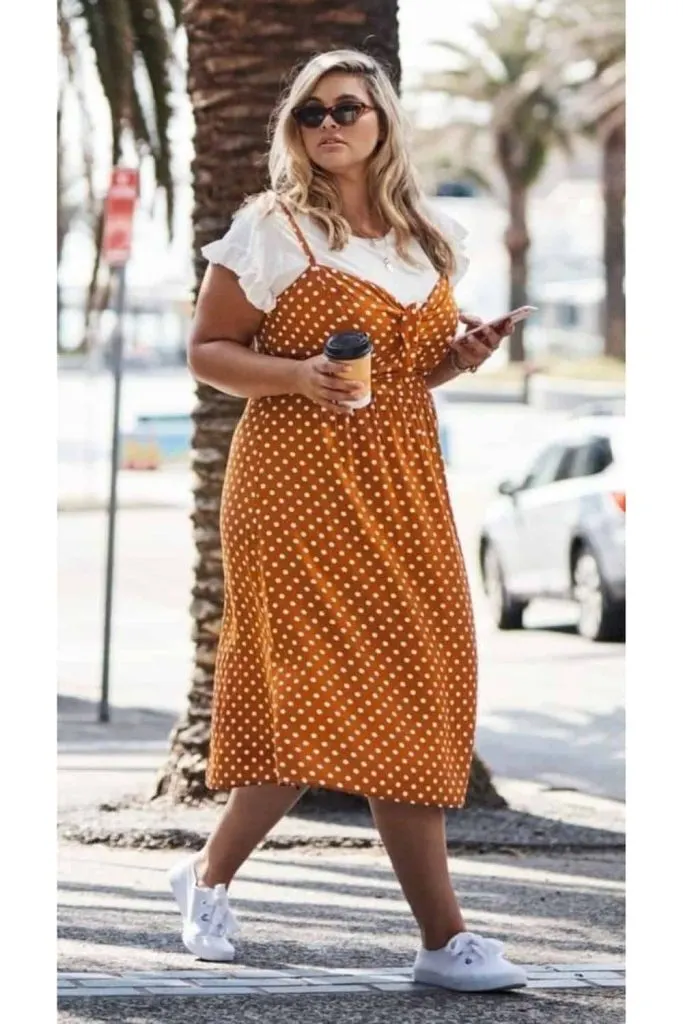 casual French lady outfit dress how to dress like parisian 