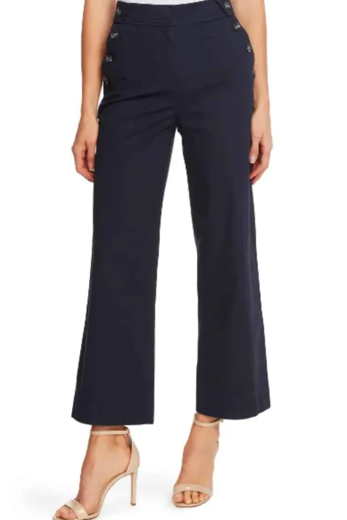 HEELS AND POINTED SHOES WITH SAILOR PANTS