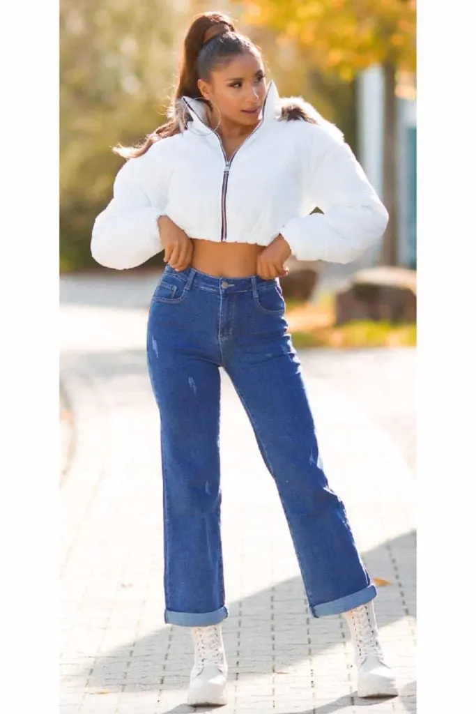 Hot outfit with jeans in autumn