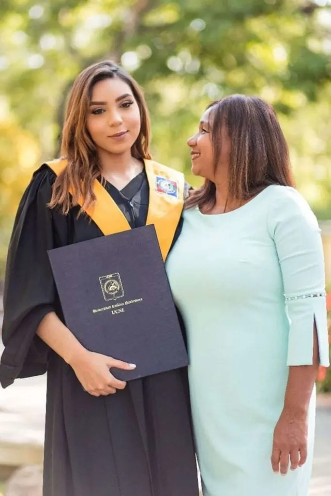 what to wear graduation mother