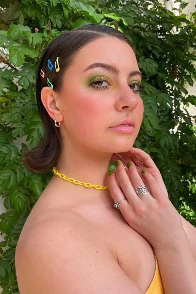 bi look with hairclips