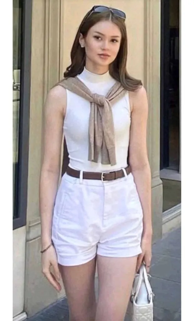 broad shoulder outfit idea