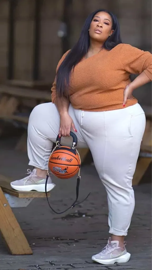 Plus size baddie outfit with sneakers