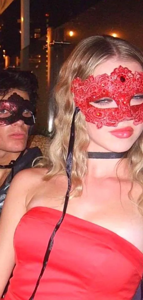 red masquerade mask