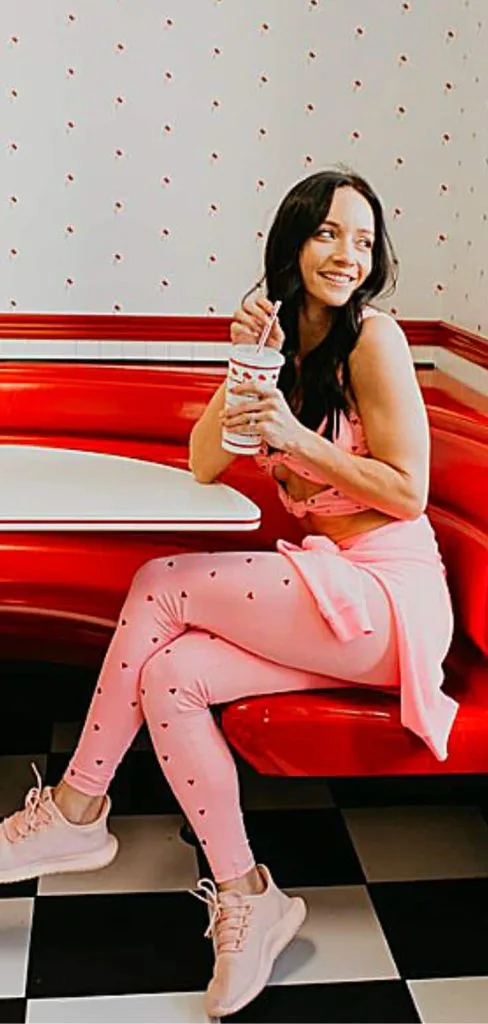 sporty outfit pink sneakers