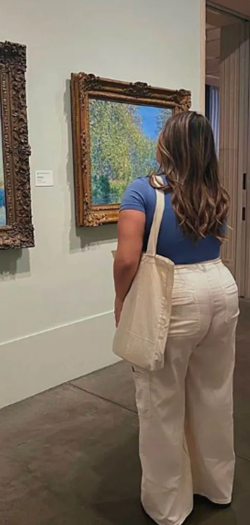 what to wear art gallery art museum