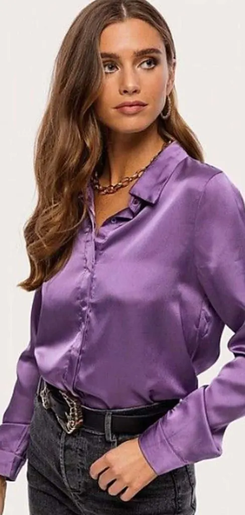 lavender shirt and jeans outfit