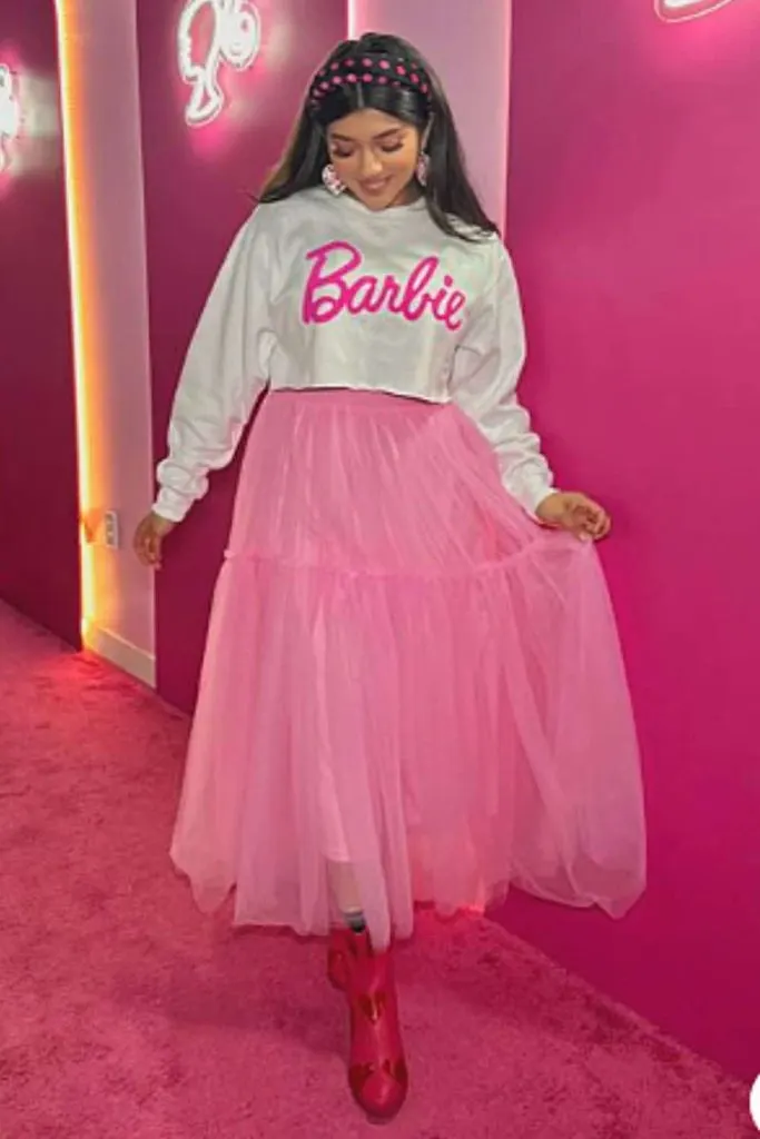 Barbie white cropped tee