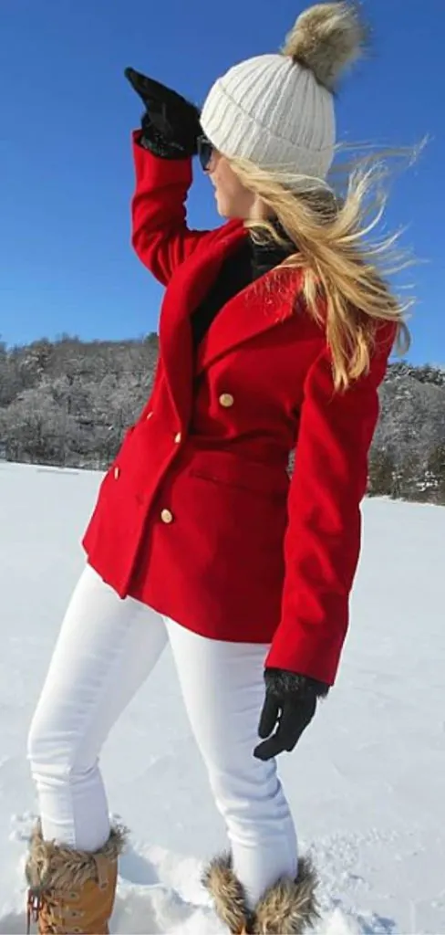 snow outfit aesthetic red coat What to wear to play in snow