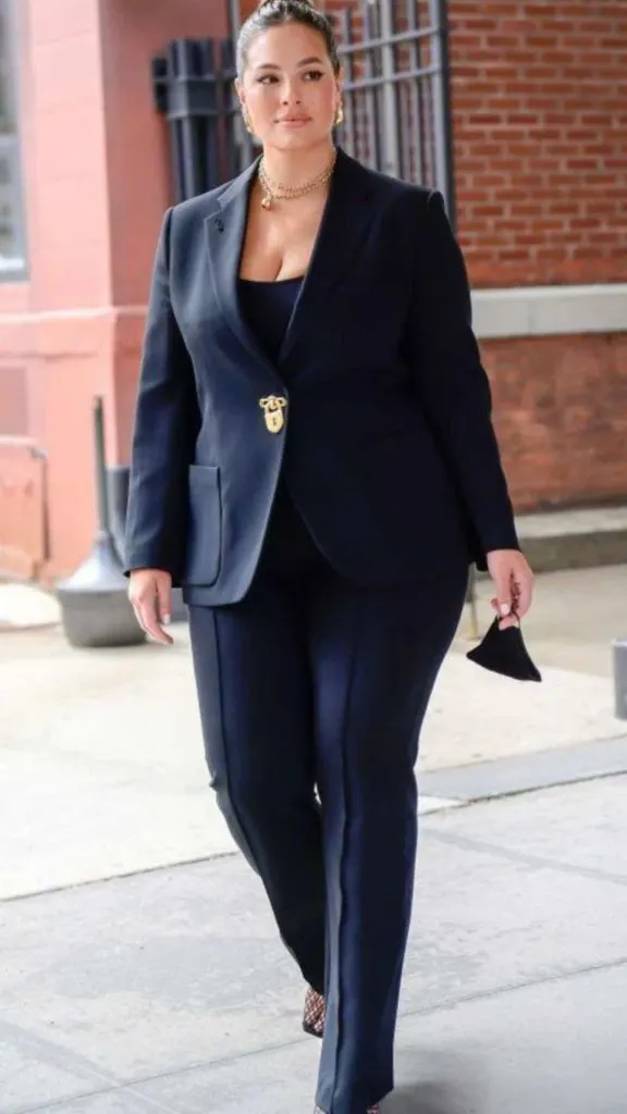 all black professional outfit plus size