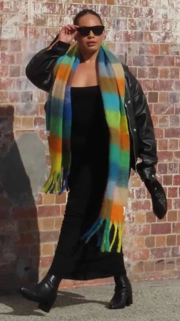 how to professionally dress plus size