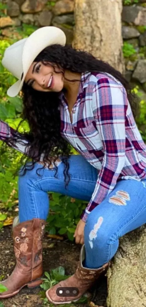 Classic Mexican cowgirl look