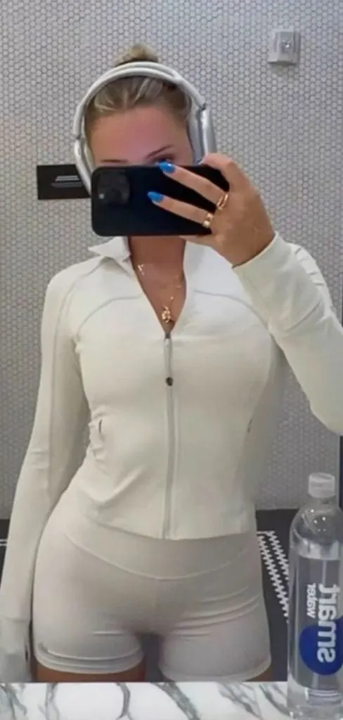 lululemon outfits with over ear headphones 