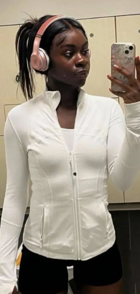 lululemon outfits with over ear headphones 