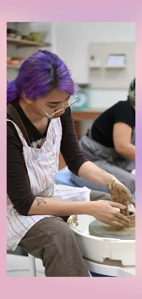 what to wear pottery class