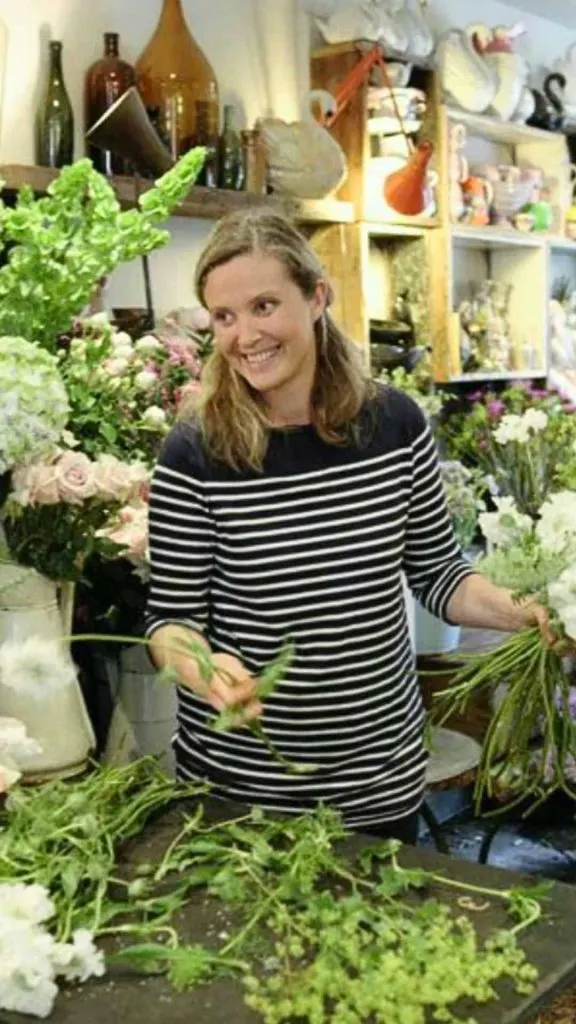 what do florist wear