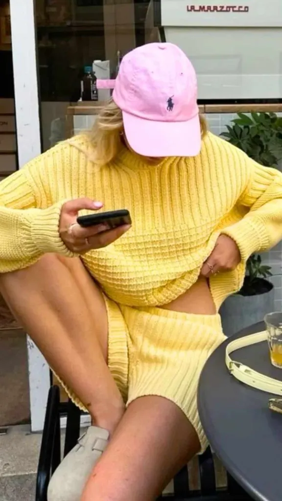 yellow sweater and shorts outfit ideas winter fall