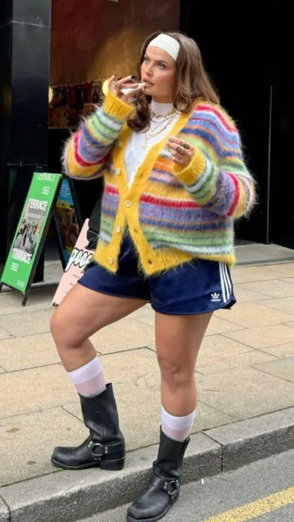 headband and boots and sweater outfit ideas