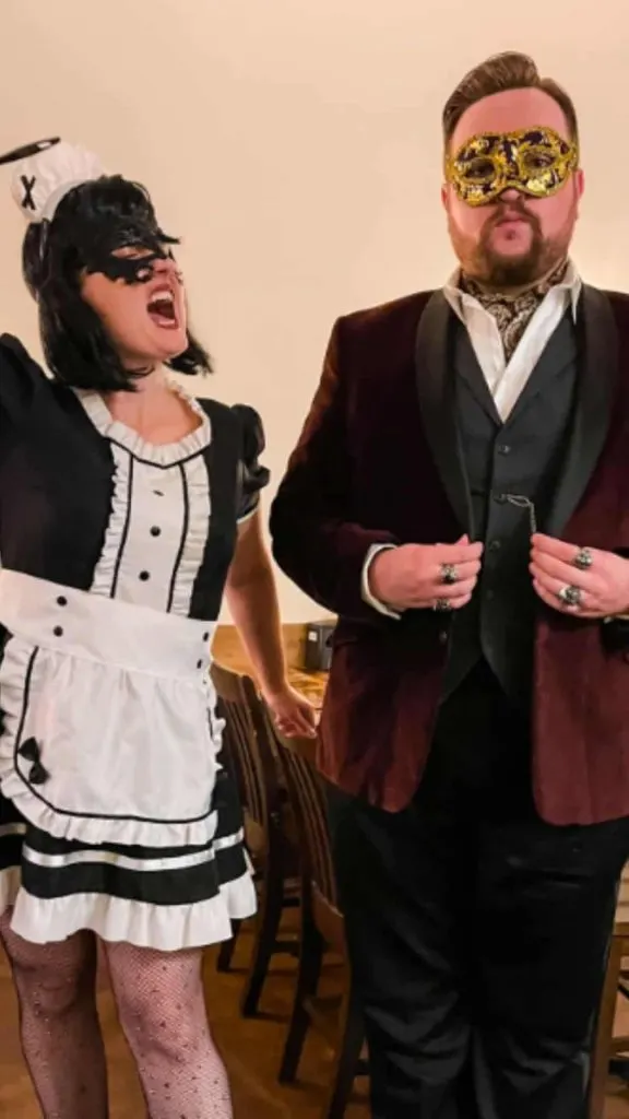 murder mystery party outfit couple