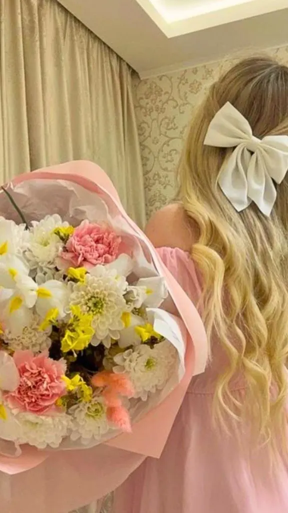 what outfits to wear with flower bouquet