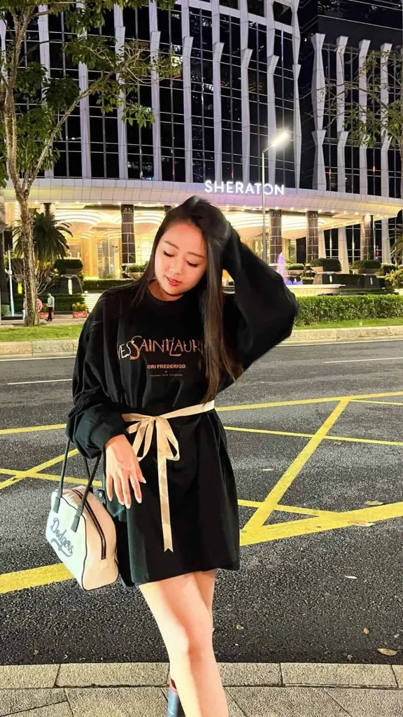 oversized tee dress outfit idea