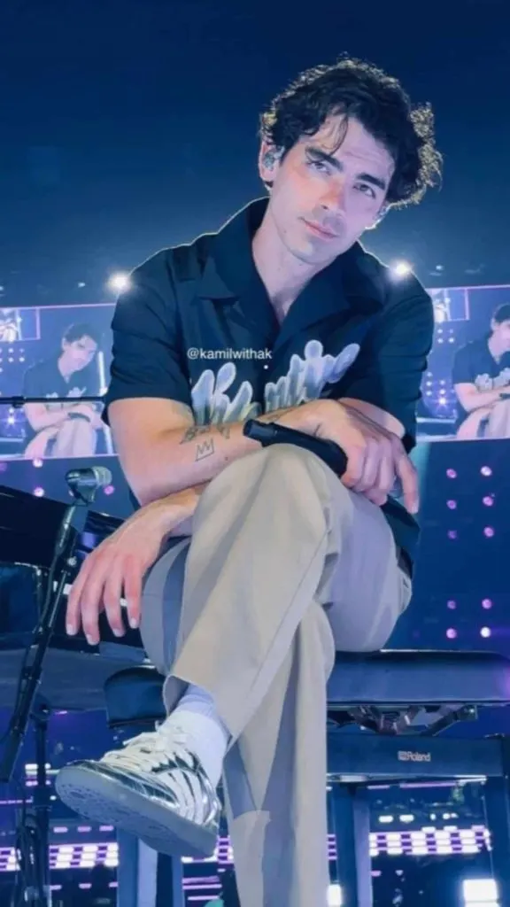 what to wear Jonas Brother concert