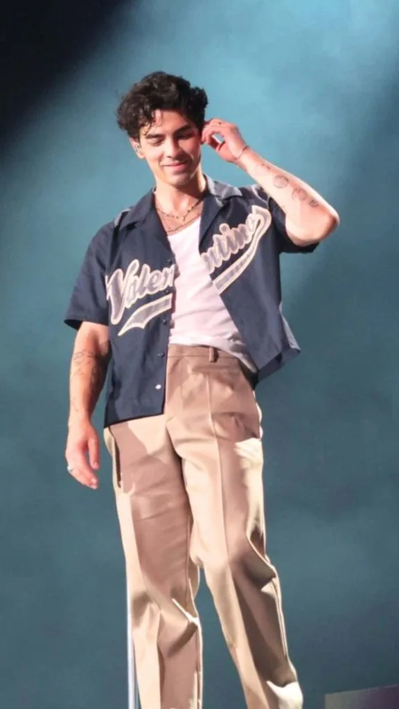 baseball jersey jonas brother outfits